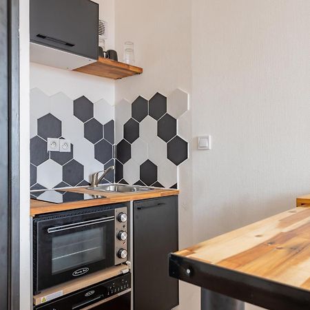 Charlemagne - Studio Confortable Avec Parking Gratuit - Quelques Pas De La Gare, Cuisine, Wifi Apartment Arras Exterior photo