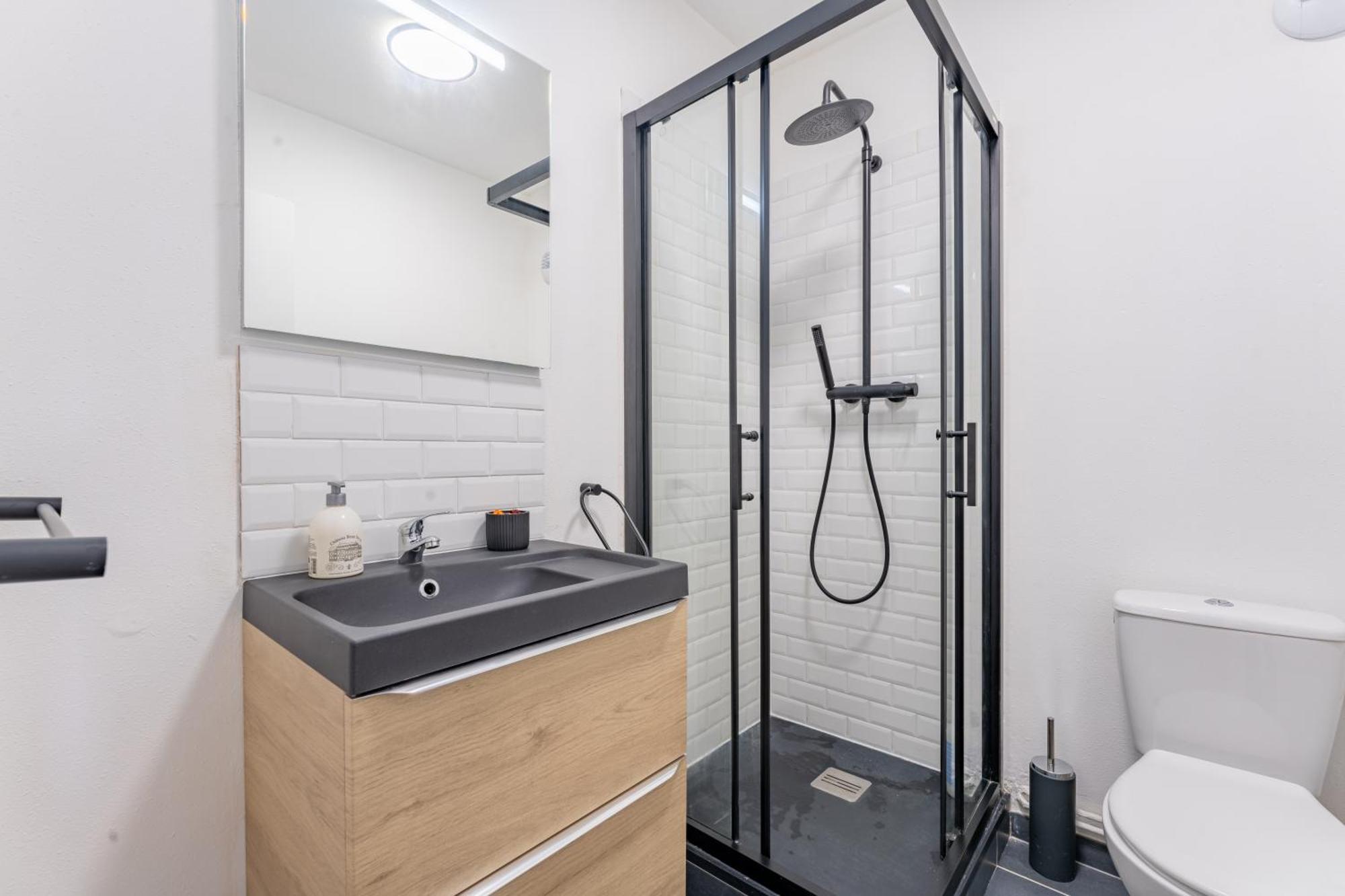 Charlemagne - Studio Confortable Avec Parking Gratuit - Quelques Pas De La Gare, Cuisine, Wifi Apartment Arras Exterior photo